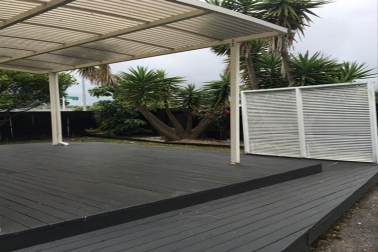 Photo of property in 17 Hindmarsh Street, Henderson, Auckland, 0612