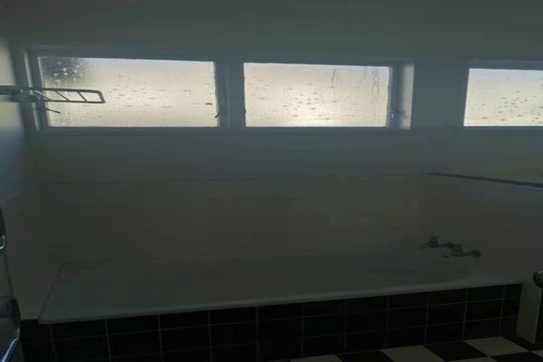 Photo of property in 1/29 Parkvale Road, Karori, Wellington, 6012