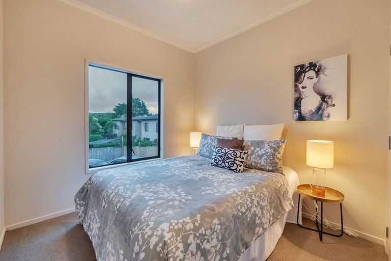 Photo of property in 11 Barnea Circle, Glen Eden, Auckland, 0602