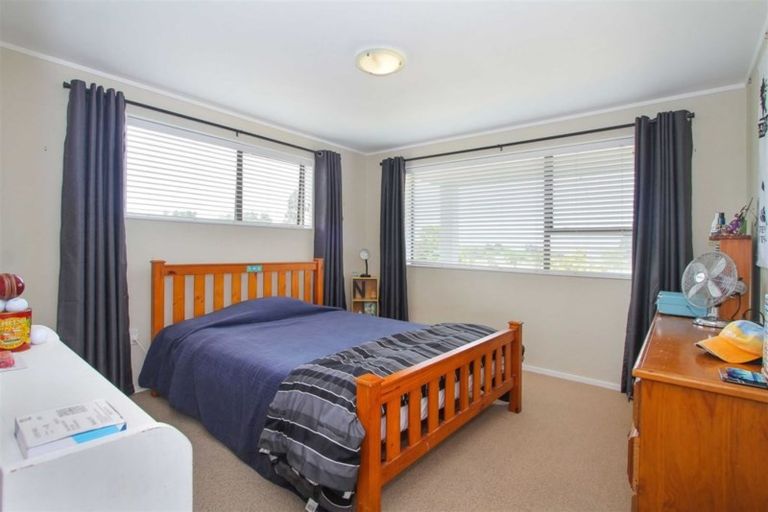 Photo of property in 33 Stella Drive, Clarks Beach, 2122
