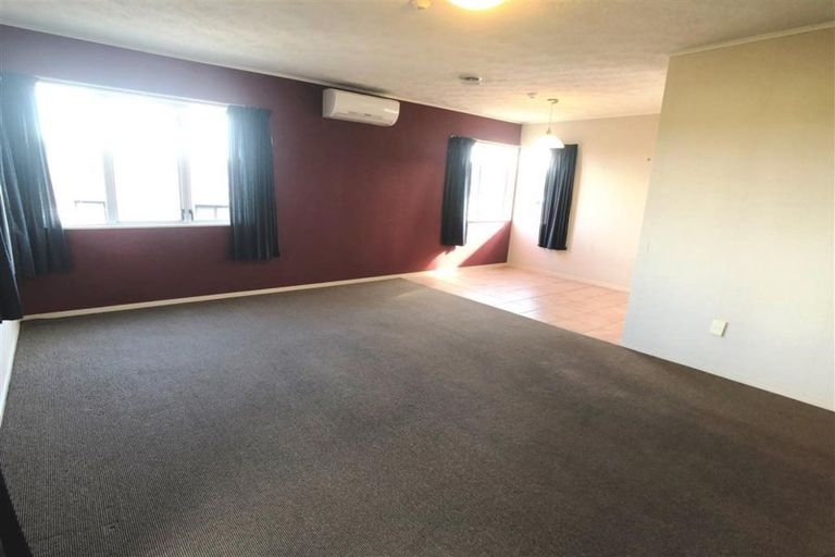 Photo of property in 147 Aviemore Drive, Highland Park, Auckland, 2010