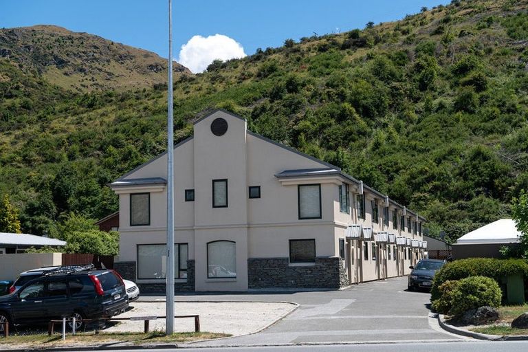 Photo of property in 5/1062 Frankton Road, Frankton, Queenstown, 9300