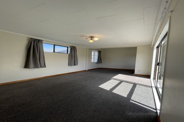 Photo of property in 7 Okura Grove, Boulcott, Lower Hutt, 5010
