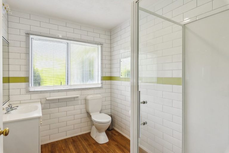 Photo of property in 13 Runanga Grove, Waikanae, 5036