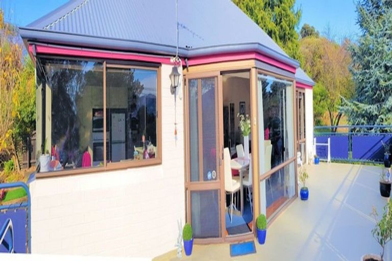 Photo of property in 13a Parau Avenue, Diamond Harbour, 8972