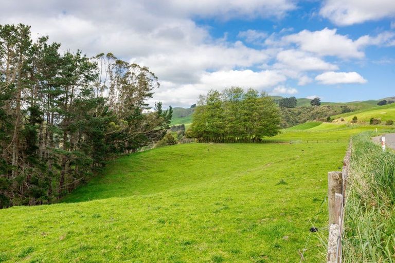Photo of property in 38 Titoki Road, Waikanae Beach, Waikanae, 5036