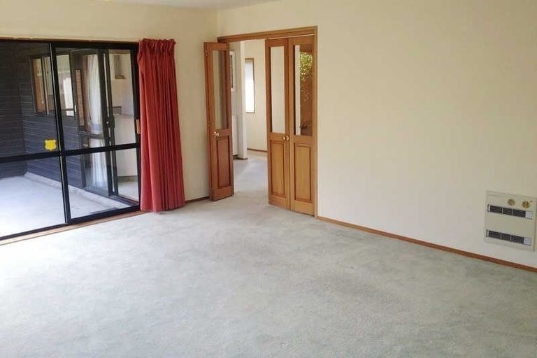 Photo of property in 28a Inglewood Place, Avonhead, Christchurch, 8042