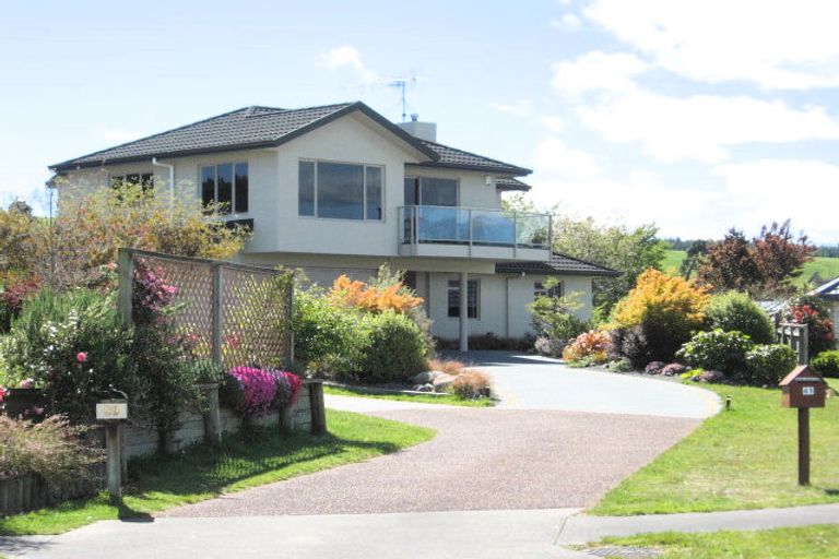 Photo of property in 39 Kinder Street, Acacia Bay, Taupo, 3330