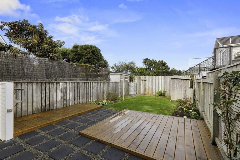Photo of property in 23 Trent Street, Island Bay, Wellington, 6023