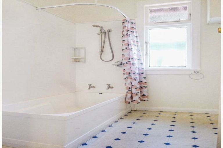 Photo of property in 16 Colway Street, Ngaio, Wellington, 6035