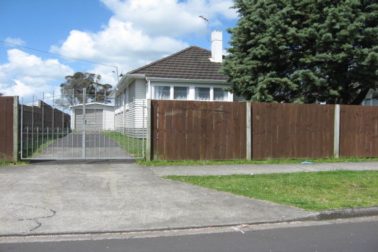 Photo of property in 38 Arimu Road, Papakura, 2110