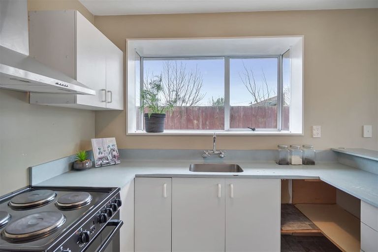 Photo of property in 2/40 Wilson Street, Islington, Christchurch, 8042