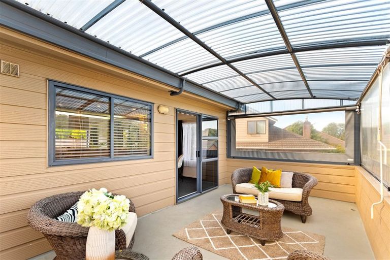 Photo of property in 1/22 Lagoon Way, West Harbour, Auckland, 0618