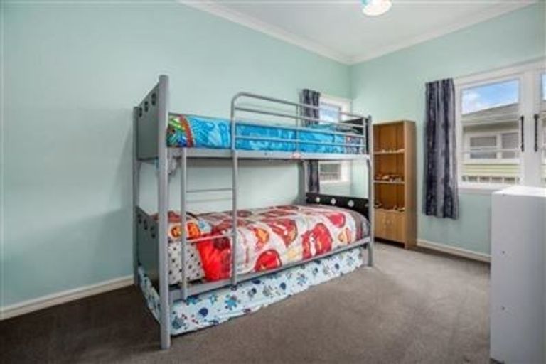 Photo of property in 46 Kirk Street, Otaki, 5512