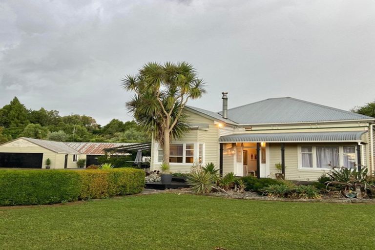 Photo of property in 4 Railway Terrace, Ohau, Levin, 5570