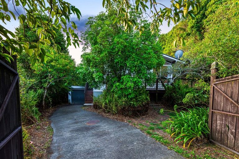 Photo of property in 10 Skyla Place, Massey, Auckland, 0614