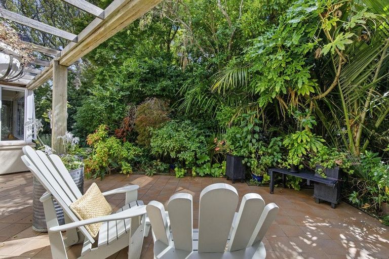 Photo of property in 1/20 Willoughby Street, Woburn, Lower Hutt, 5010