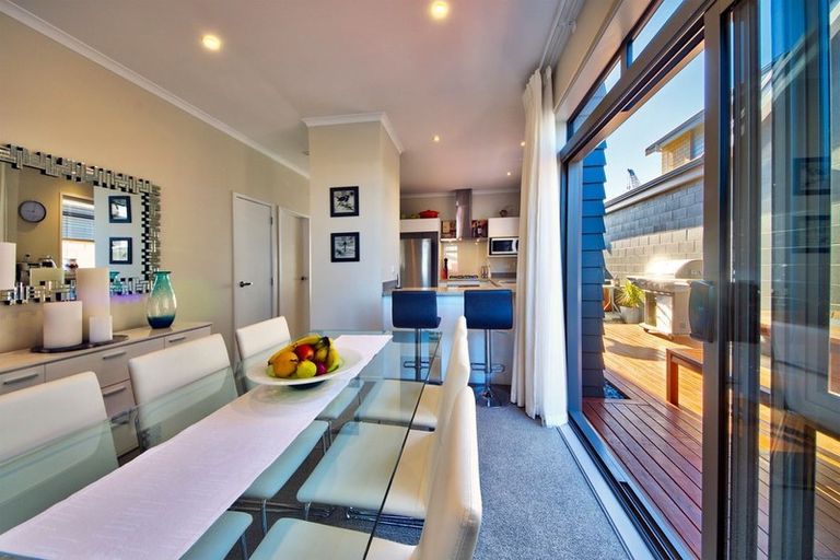 Photo of property in 14 Teal Way, Hobsonville, Auckland, 0616