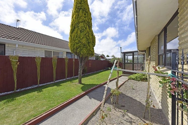 Photo of property in 4/82 Lincoln Road, Hillmorton, Christchurch, 8024