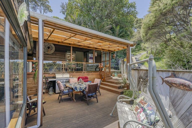 Photo of property in 2 Pohutukawa Grove, Whitianga, 3510