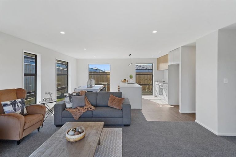 Photo of property in 16 Crosado Place, Rolleston, 7614