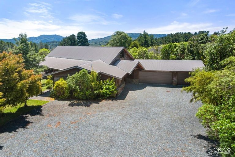 Photo of property in 14 Mount Marua Way, Timberlea, Upper Hutt, 5018