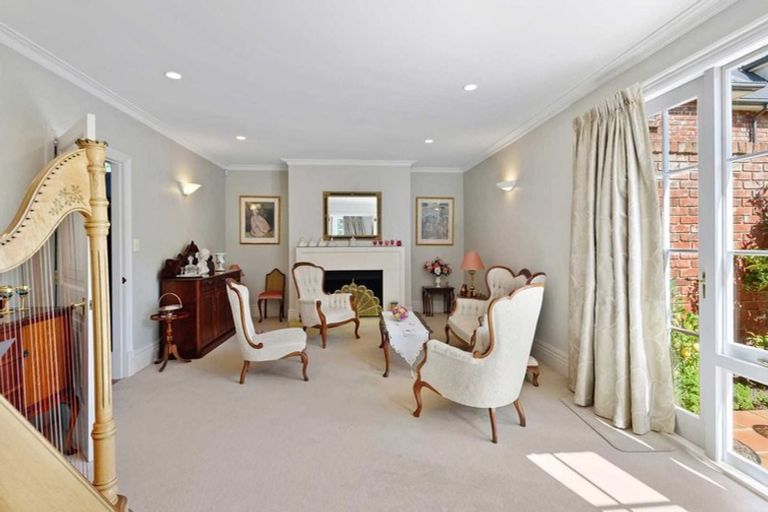 Photo of property in 12 Makora Street, Fendalton, Christchurch, 8041