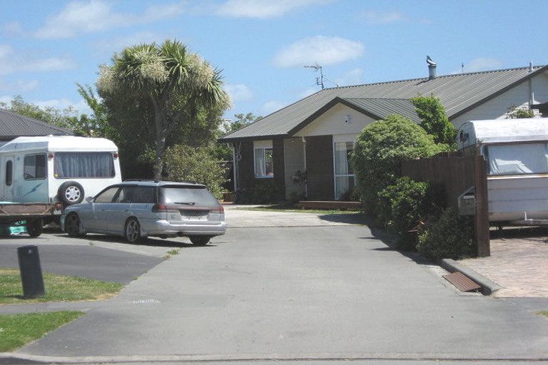 Photo of property in 30 Beauford Place, Parklands, Christchurch, 8083