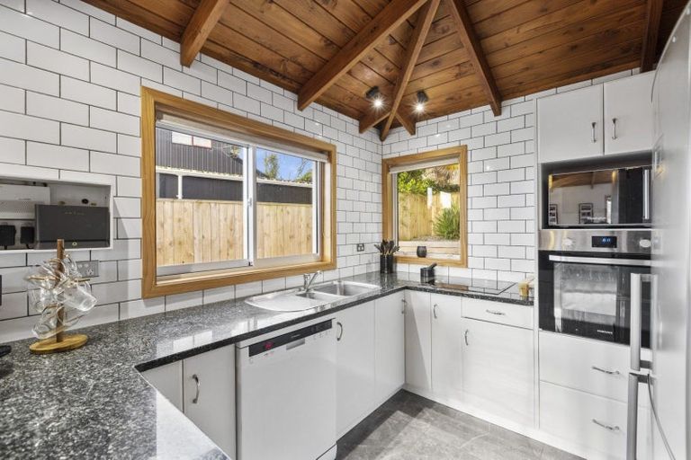 Photo of property in 132 Hinewa Road, Otumoetai, Tauranga, 3110