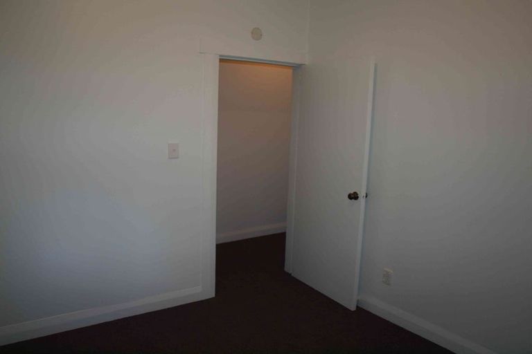 Photo of property in 24 Garden Road, Northland, Wellington, 6012