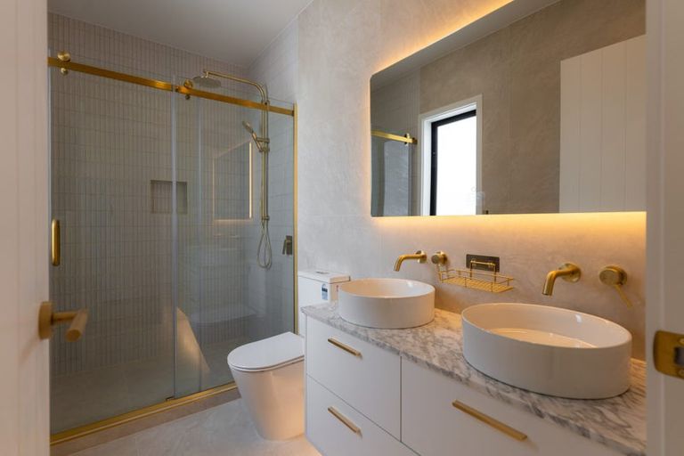 Photo of property in 4a Daphne Street, Kelston, Auckland, 0602