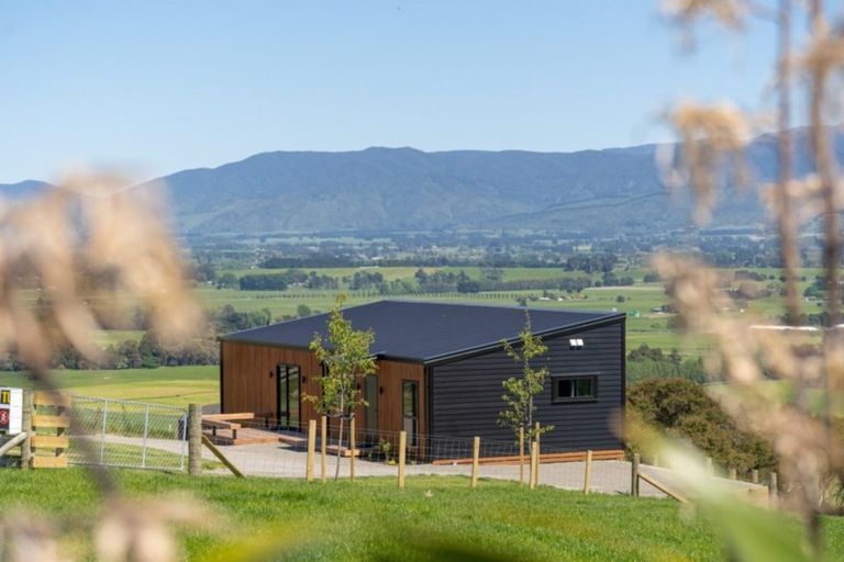 Photo of property in 4 Airstrip Ridge Road, Parkvale, Carterton, 5792