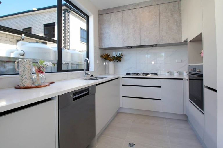 Photo of property in 1/2 Miami Street, Mangere East, Auckland, 2024