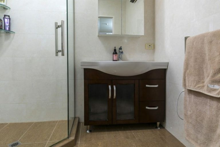 Photo of property in 6 Falstone Lane, Browns Bay, Auckland, 0630