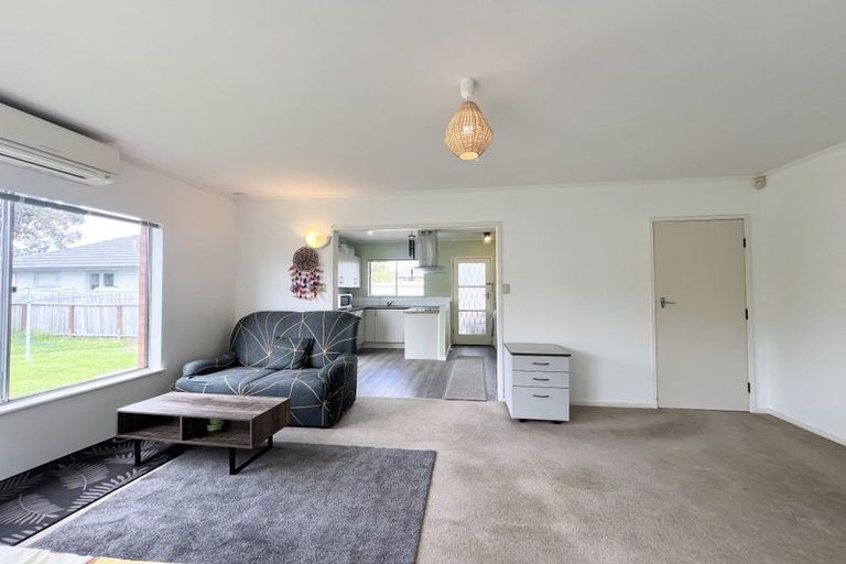 Photo of property in 2/3 Pinedale Place, Henderson, Auckland, 0610