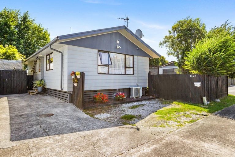 Photo of property in 2/162 Universal Drive, Henderson, Auckland, 0610