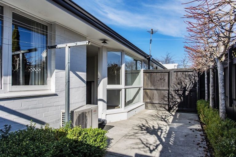 Photo of property in 3/135 Aikmans Road, Merivale, Christchurch, 8014