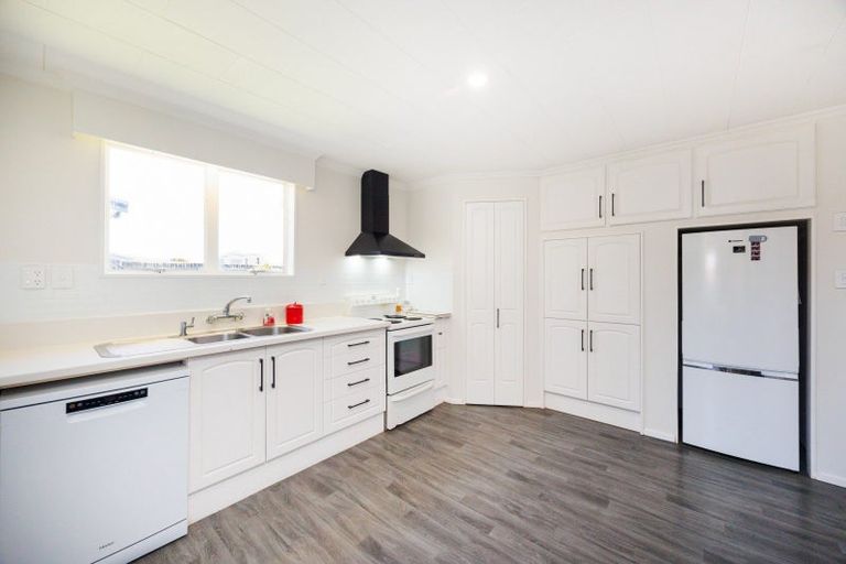 Photo of property in 8 Milne Street, Sanson, 4817