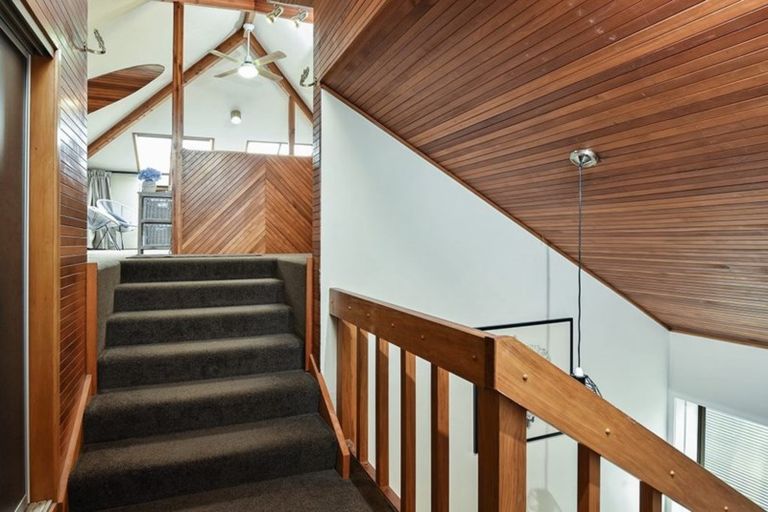 Photo of property in 34 Seacliffe Road, Hillsborough, Auckland, 1042