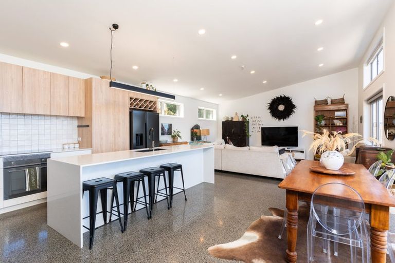 Photo of property in 16 Downes Street, Titahi Bay, Porirua, 5022