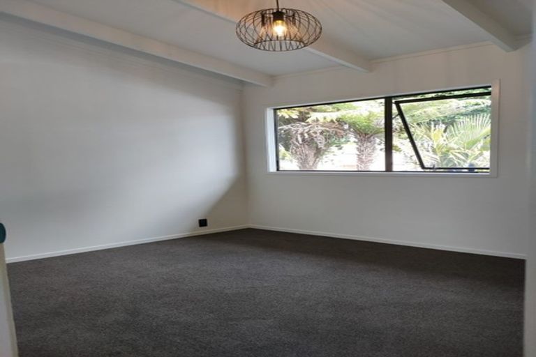 Photo of property in 1/9 Titoki Street, Te Atatu Peninsula, Auckland, 0610