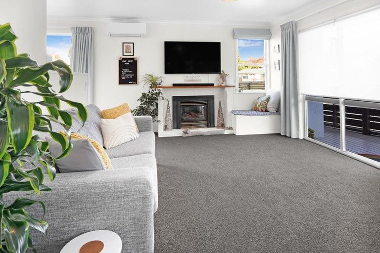 Photo of property in 14 Manapouri Place, Glenview, Hamilton, 3206