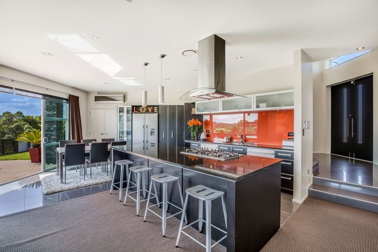 Photo of property in 28 Stranraer Crescent, Wattle Downs, Auckland, 2103