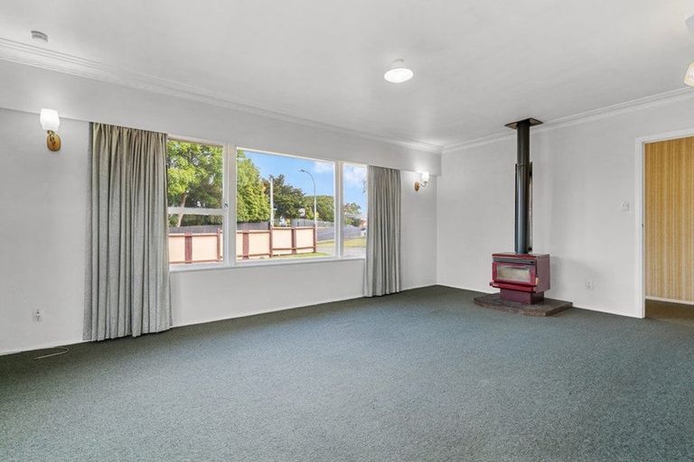 Photo of property in 42 Ray Small Drive, Pahurehure, Papakura, 2113