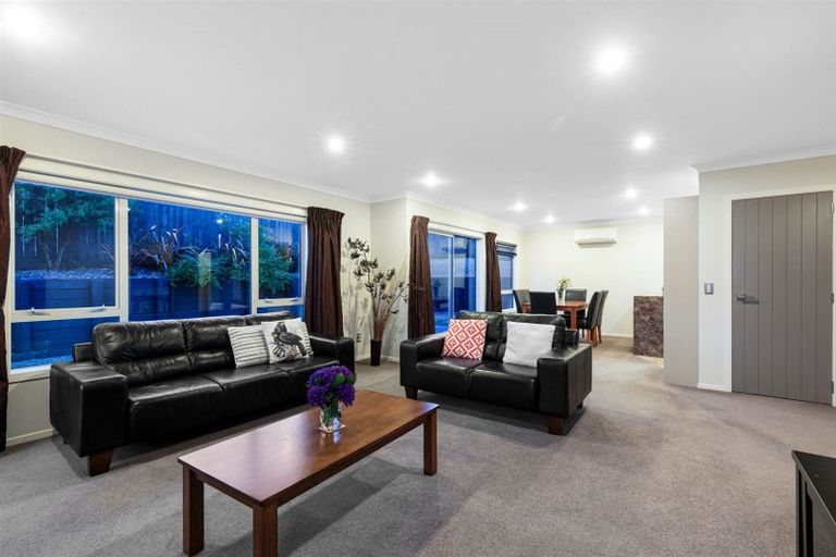 Photo of property in 7 Sumner Terrace, Aotea, Porirua, 5024