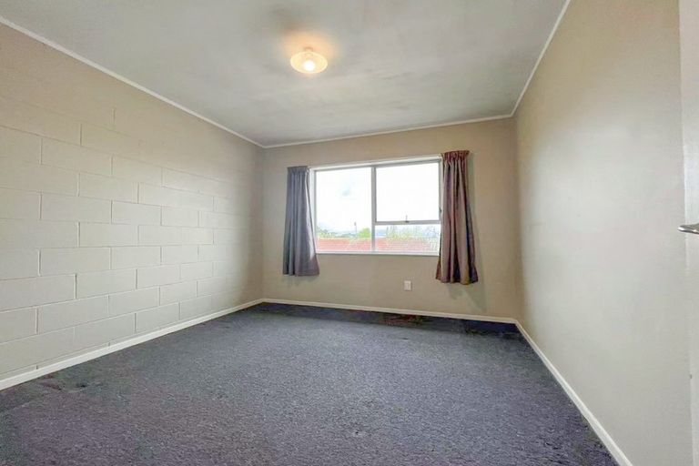 Photo of property in 112 Lynwood Road, New Lynn, Auckland, 0600