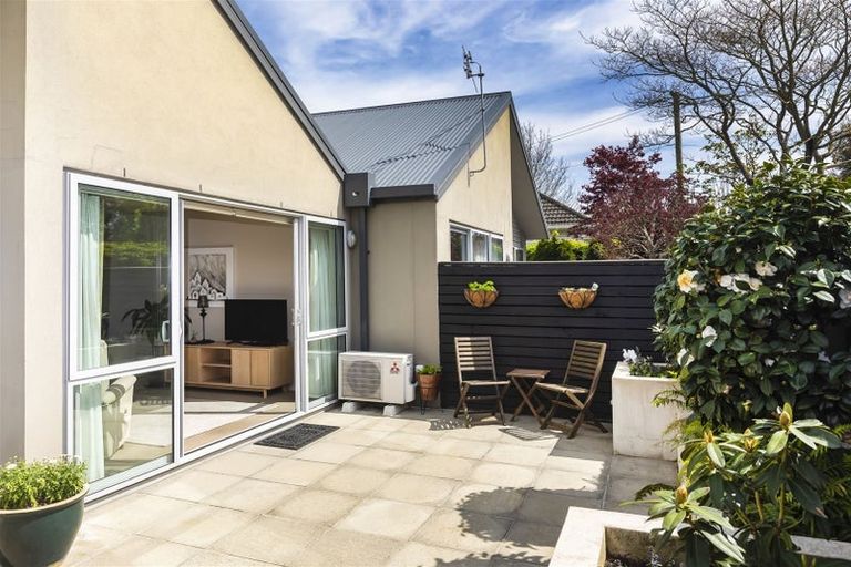 Photo of property in 2/2 Hamilton Avenue, Ilam, Christchurch, 8041