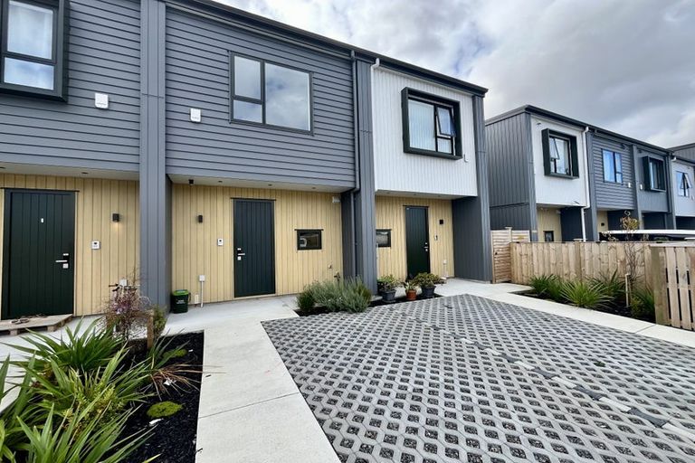 Photo of property in 29 Tieke Lane, Massey, Auckland, 0614