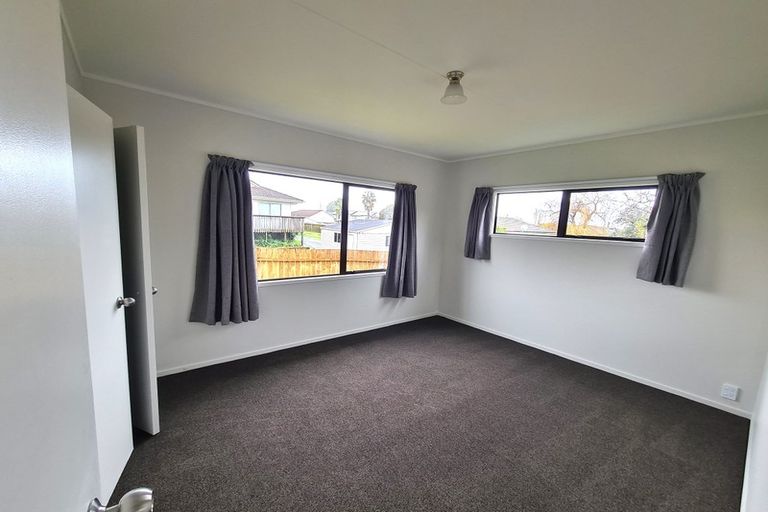 Photo of property in 16 Southview Place, Wattle Downs, Auckland, 2102