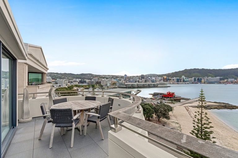 Photo of property in Bay Point Apartments, 6b/172 Oriental Parade, Oriental Bay, Wellington, 6011